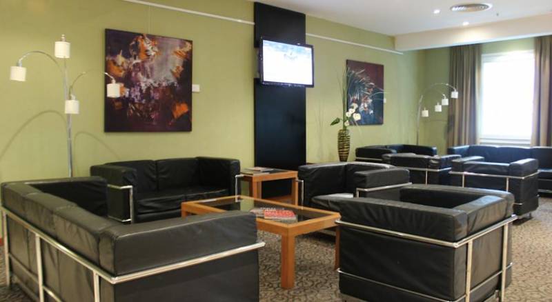 Hotel Aeroparque Inn & Suites