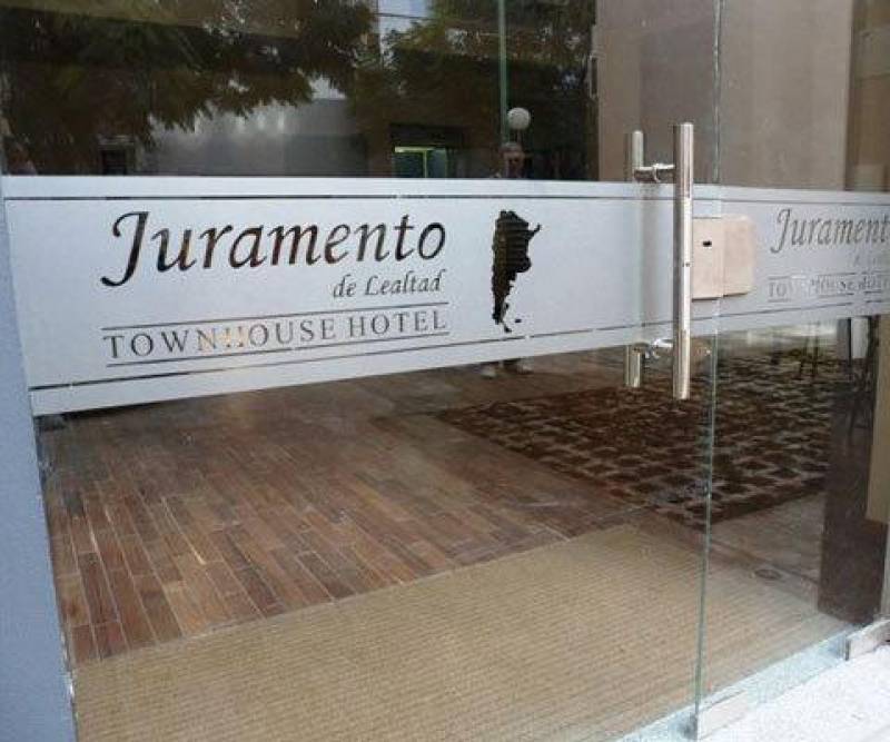 Juramento de Lealtad Townhouse Hotel