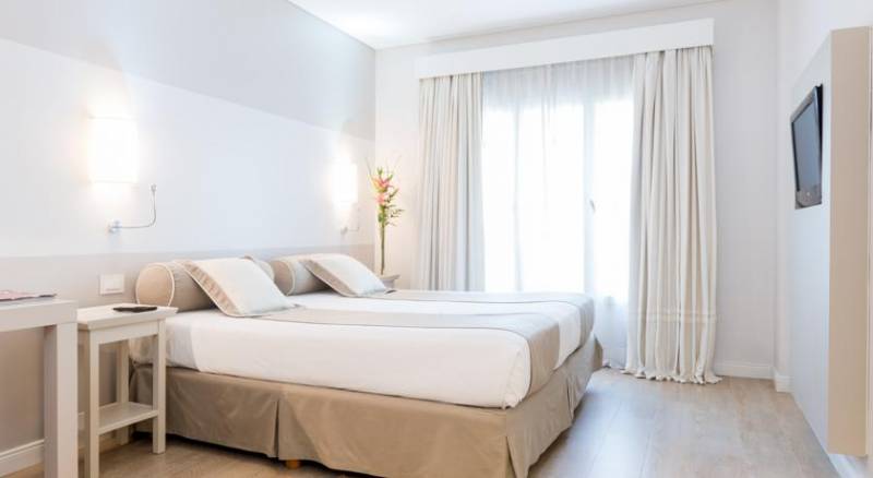 Loi Suites Recoleta Hotel