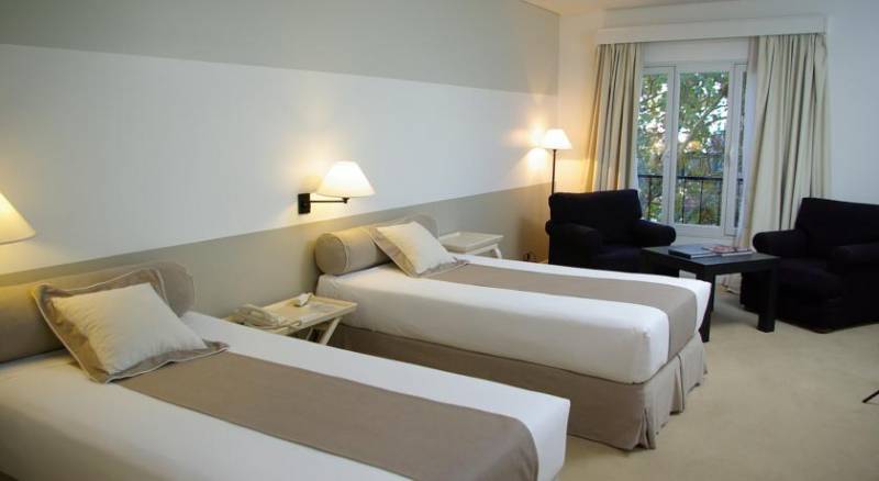 Loi Suites Recoleta Hotel