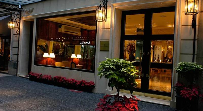 Melia Recoleta Plaza Hotel