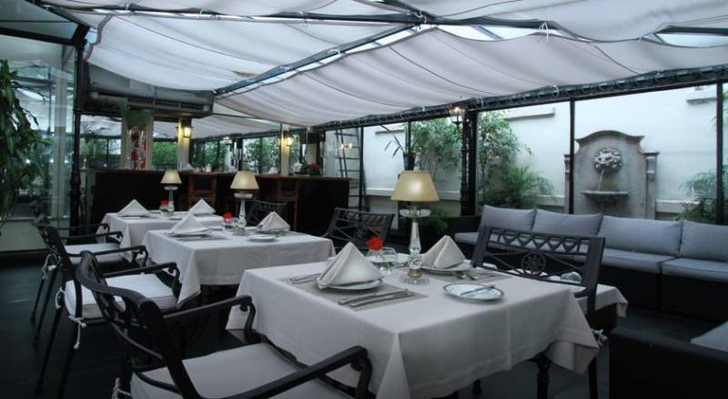 Melia Recoleta Plaza Hotel