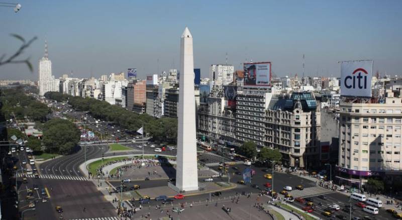 Park Silver Obelisco