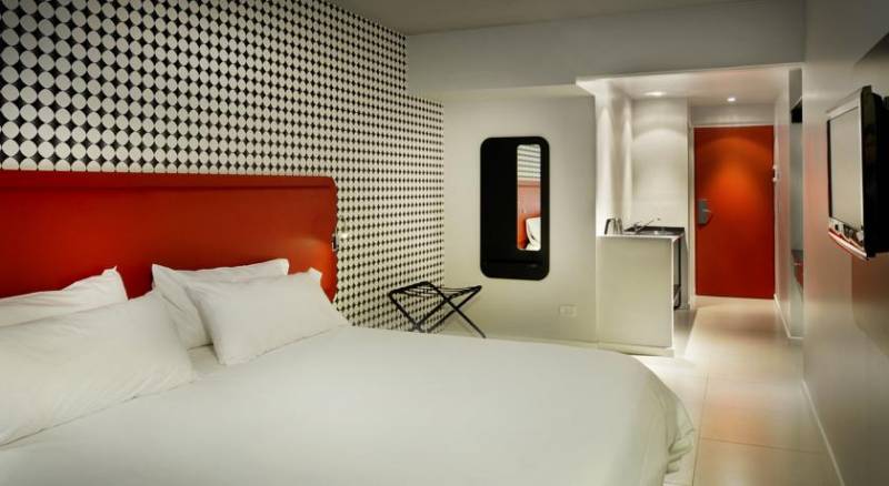 Pop Hotel