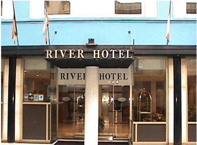 River Hotel