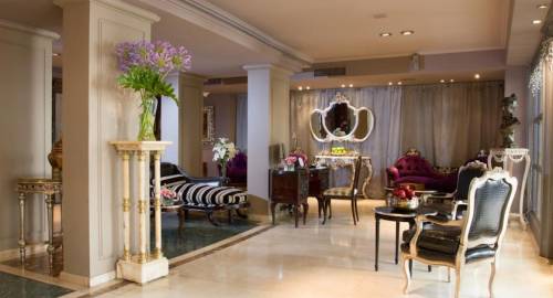 Unique Luxury Park Plaza Hotel