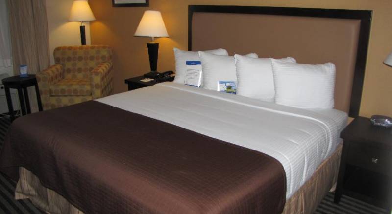 Baymont Inn and Suites Dallas Love Field