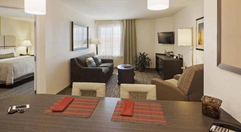 Candlewood Suites Dallas -By The Galleria