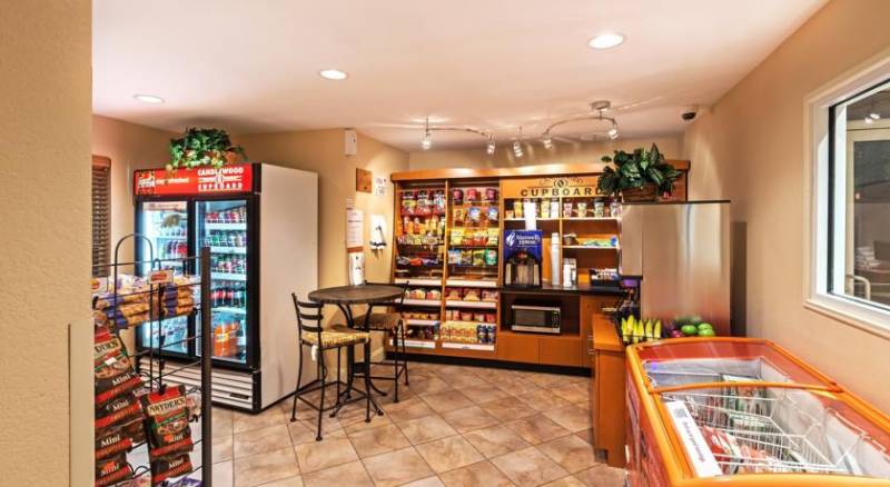 Candlewood Suites Dallas/Market Center