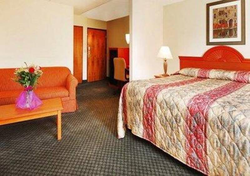 Comfort Inn & Suites Denver