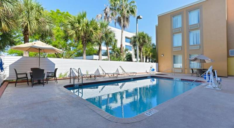 Comfort Inn & Suites Fort Lauderdale