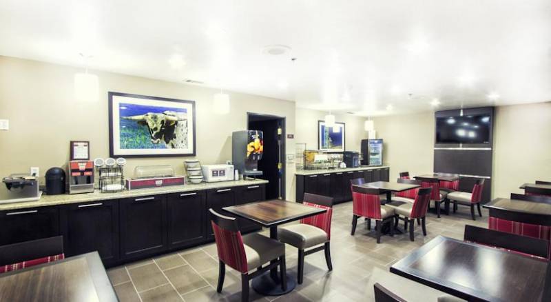 Comfort Inn & Suites Love Field – Dallas Market Center