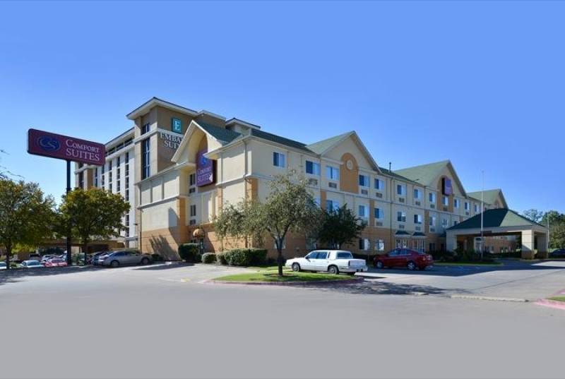 Comfort Suites North Dallas