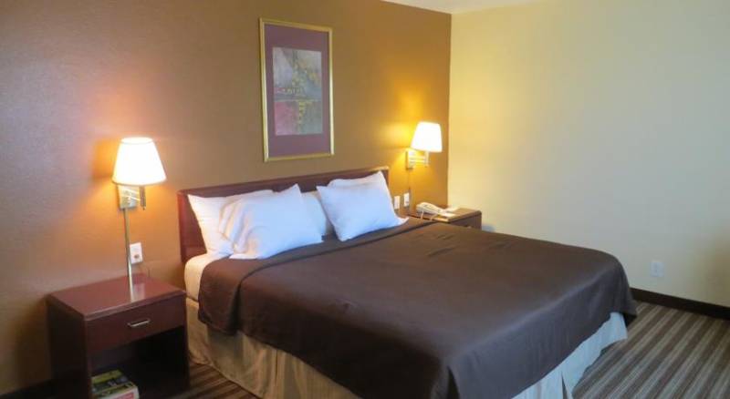 Days Inn and Suites Dallas