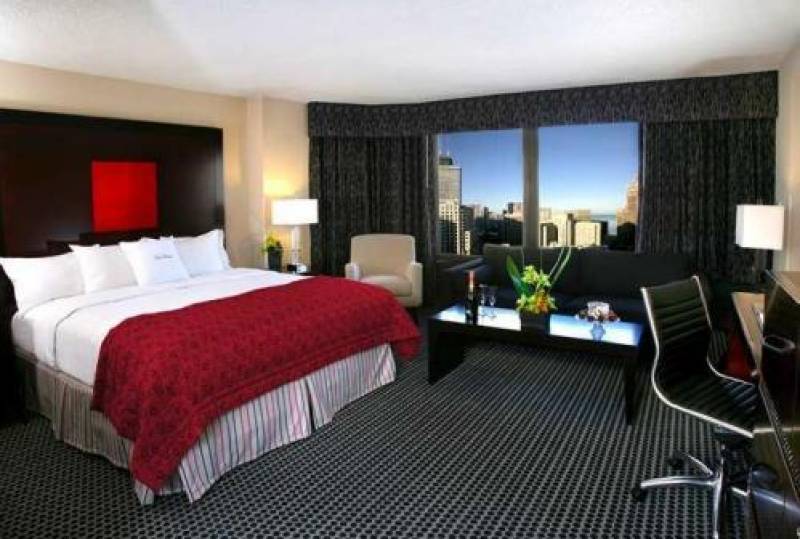 DoubleTree by Hilton Chicago Magnificent Mile