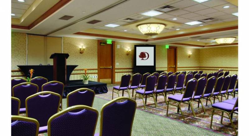 DoubleTree By Hilton Hotel Denver - Stapleton North