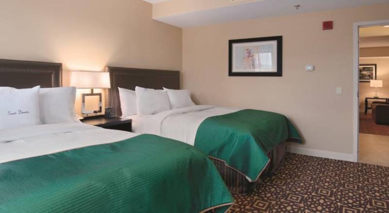 DoubleTree Suites by Hilton Detroit Downtown - Fort Shelby