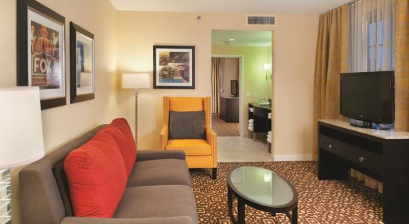 DoubleTree Suites by Hilton Detroit Downtown - Fort Shelby