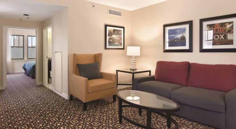 DoubleTree Suites by Hilton Detroit Downtown - Fort Shelby