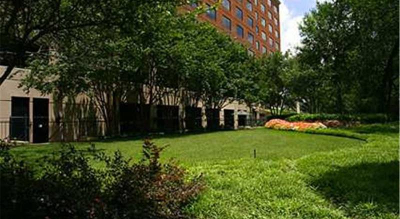 Embassy Suites Dallas - Love Field