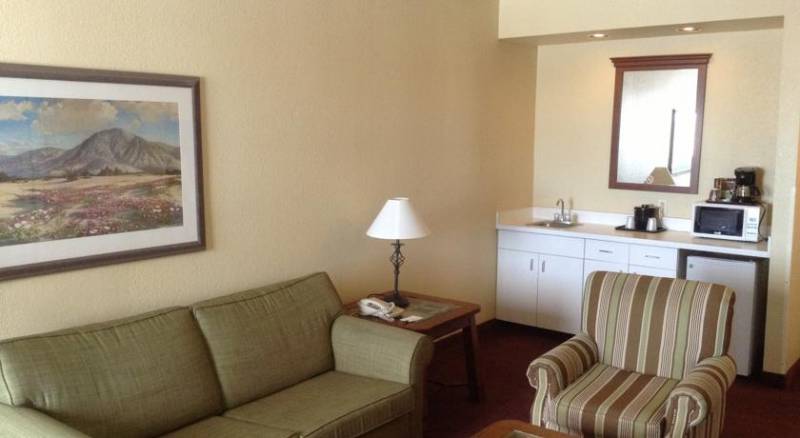 GuestHouse Inn & Suites Albuquerque Airport