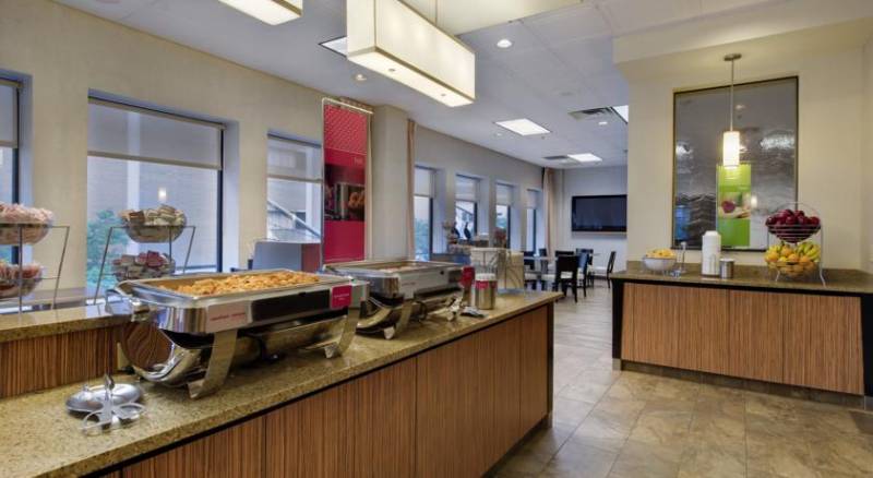 Hampton Inn & Suites Chicago-Downtown