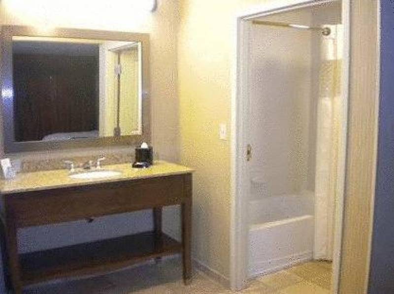 Hampton Inn & Suites Cincinnati / Uptown - University Area