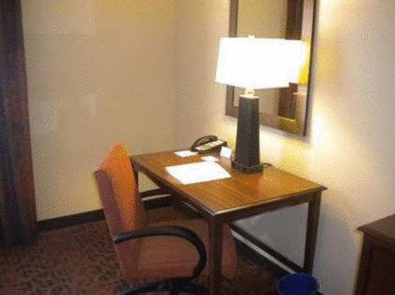 Hampton Inn & Suites Cincinnati / Uptown - University Area