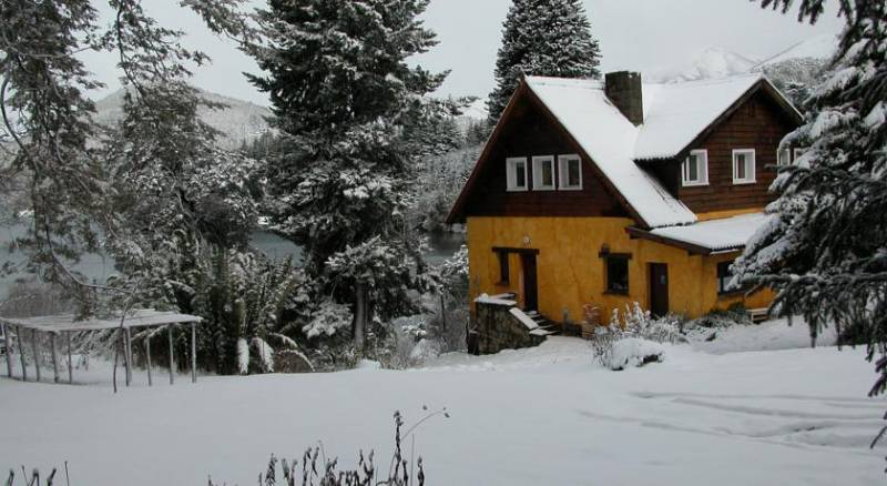 Los Juncos Patagonian Lake House