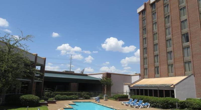 MCM Elegante Hotel and Suites – Dallas