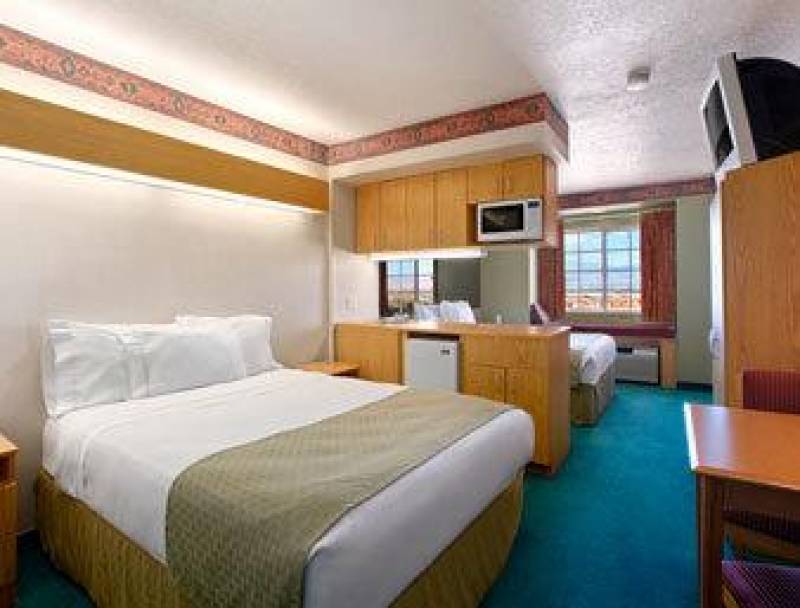 Microtel Inn & Suites by Wyndham Albuquerque West