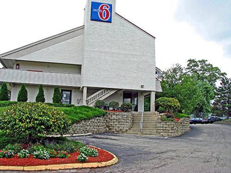 Motel 6 Cincinnati Central- Norwood