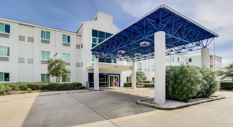 Motel 6 Houston Westchase