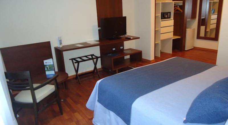 Puerto Amarras Hotel & Suites