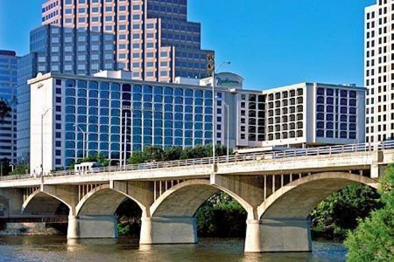 Radisson Hotel and Suites Austin Downtown