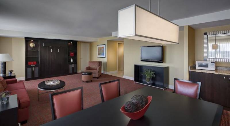 Renaissance Baltimore Harborplace Hotel, A Marriott Luxury & Lifestyle Hotel