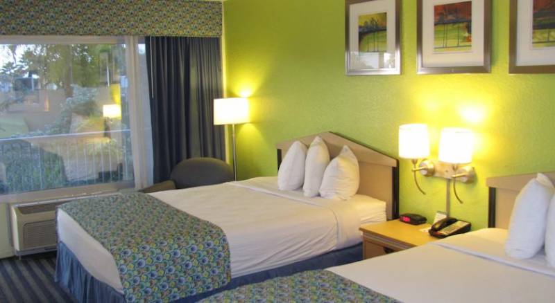 Rodeway Inn & Suites Fort Lauderdale Airport & Cruise Port