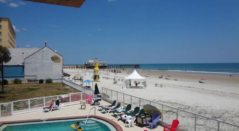 Roomba Inn & Suites - Daytona Beach