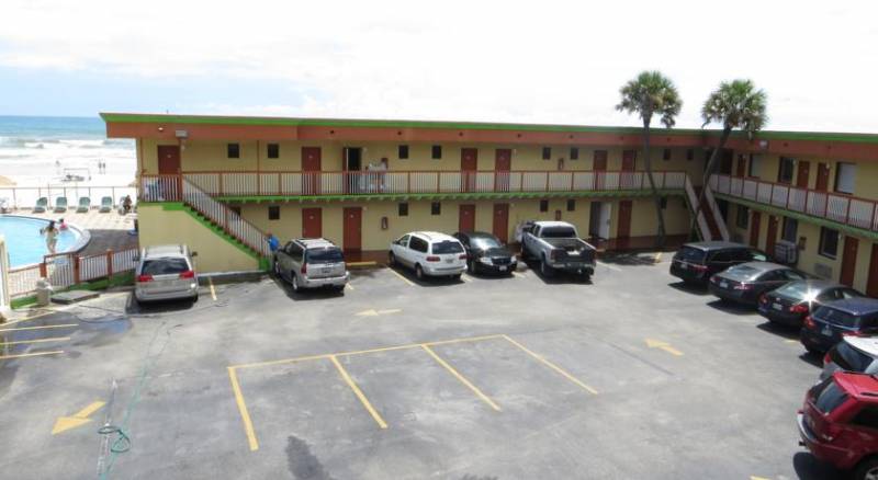 Roomba Inn & Suites - Daytona Beach