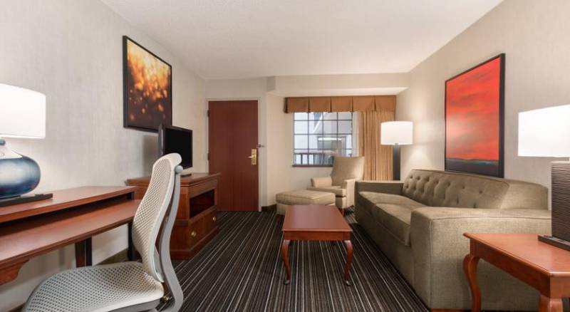 Wyndham Dallas Suites - Park Central