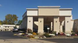 Days Inn & Suites Cincinnati