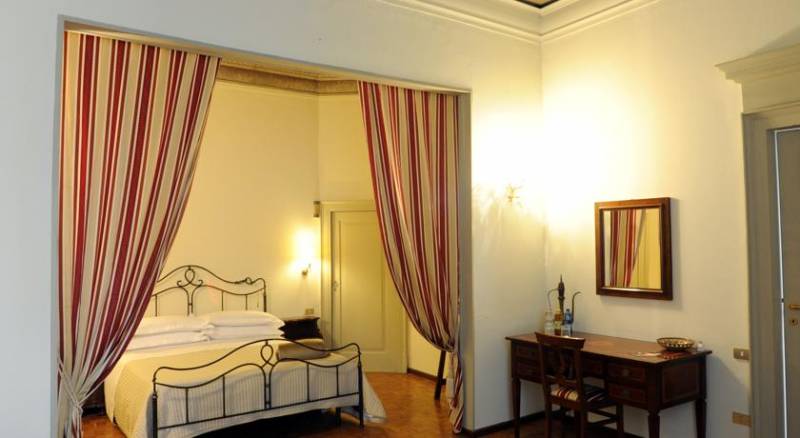 Antica Dimora B&B in Historic Residence