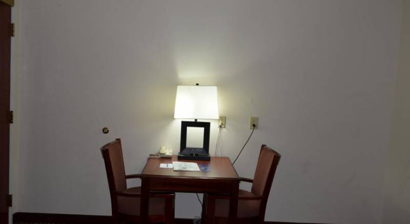 Best Western Airport Suites