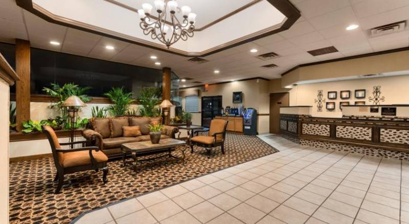 Best Western Plus Broadway Inn and Suites