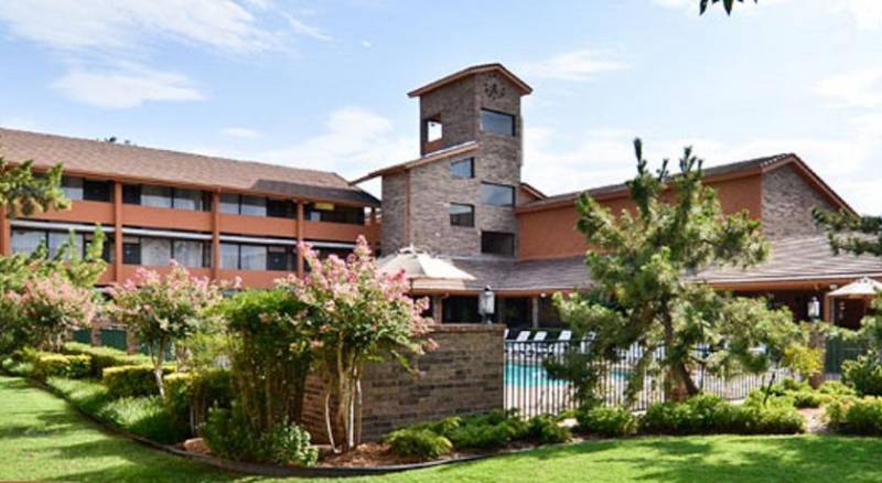 Best Western Plus Saddleback Inn and Conference Center