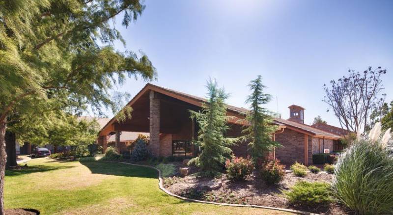 Best Western Plus Saddleback Inn and Conference Center