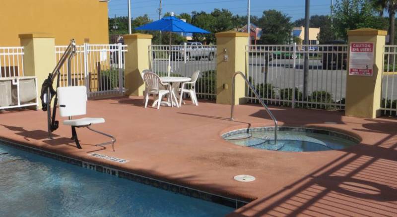 Comfort Suites Orlando Airport