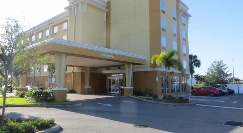 Comfort Suites Orlando Airport