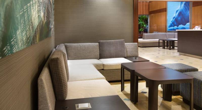 Courtyard By Marriott Fort Lauderdale Beach