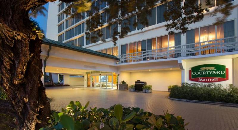 Courtyard By Marriott Fort Lauderdale Beach